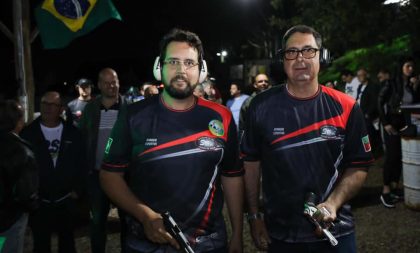 Irigaray visita Sociedade de Tiro com Coronel Francisco