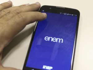 Enem: estudantes têm até hoje para inserir foto no cadastro