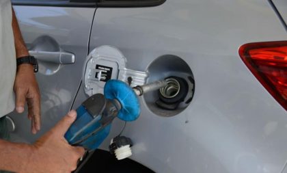 Petrobras reduz preço da gasolina em 4% nas refinarias