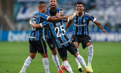 Com gols de Pepê e Diego Souza, Grêmio vence o Botafogo por 3 a 1