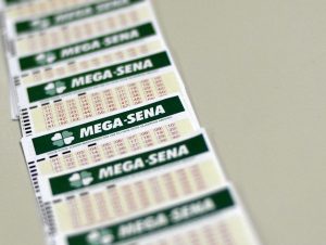 Mega-Sena acumula e pagará R$ 52 milhões no dia 15