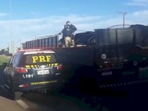 VÍDEO: PRF apreende carga milionária na BR-290