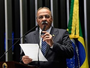 PF acha dinheiro entre as nádegas de vice-líder do governo Bolsonaro