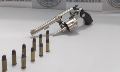 BM prende homem por porte ilegal de arma de fogo