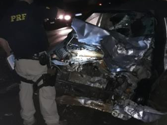 Piquiri: acidente entre carro e caminhão deixa motorista gravemente ferido