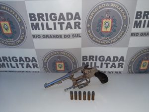 Homem é preso por porte ilegal de arma