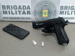 BM apreende simulacro de pistola utilizado para ameaçar policial