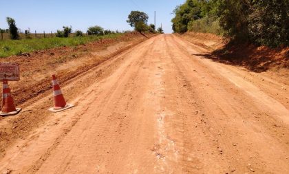 Empresa recupera estradas da região do Barro Vermelho