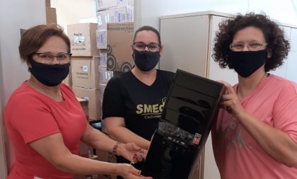 Smed recebe computadores para escolas municipais