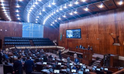 Assembleia aprova congelamento do mínimo regional