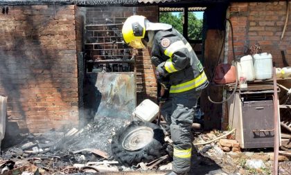 Incêndio atinge depósito de agroindústria em Restinga Sêca