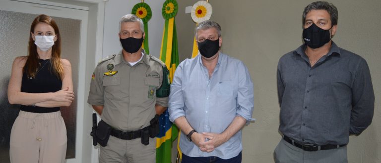 Prefeito José Otávio recebe comandante da Brigada