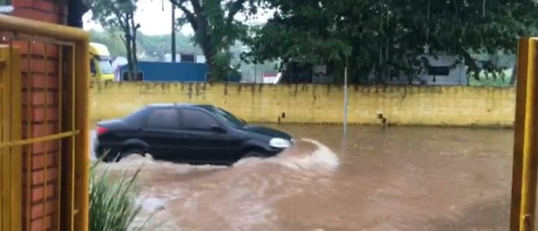 Chuva na cidade e interior já totalizou 100 mm