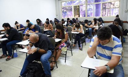 Jovens e adultos ainda podem se inscrever para o Encceja