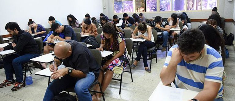 Jovens e adultos ainda podem se inscrever para o Encceja