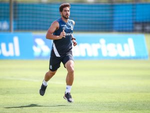 Finalista da Copa do Brasil, Grêmio se reapresenta