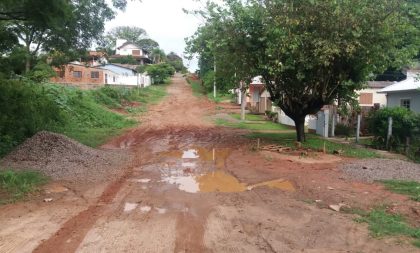 Moradores cobram reinício da pavimentação