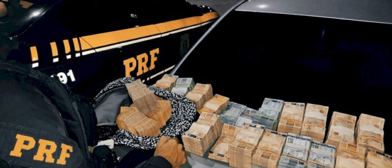 PRF apreende R$ 540 mil sem origem comprovada na BR-290