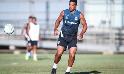 Renato faz treino tático e define time para final da Copa do Brasil