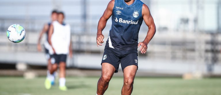 Renato faz treino tático e define time para final da Copa do Brasil