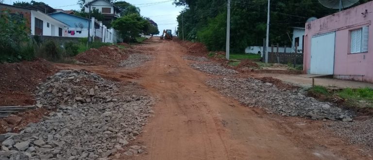 Retomada a pavimentação da Rua Olímpio Leal