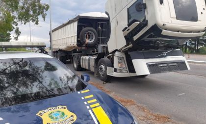 PRF prende motorista com carreta roubada em Caçapava do Sul