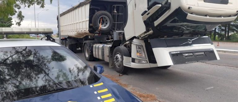 PRF prende motorista com carreta roubada em Caçapava do Sul