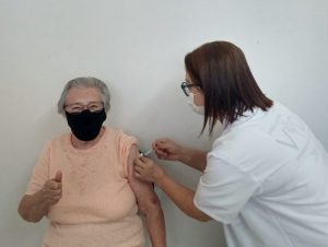 Começa distribuição de senhas para a 2ª dose da CoronaVac