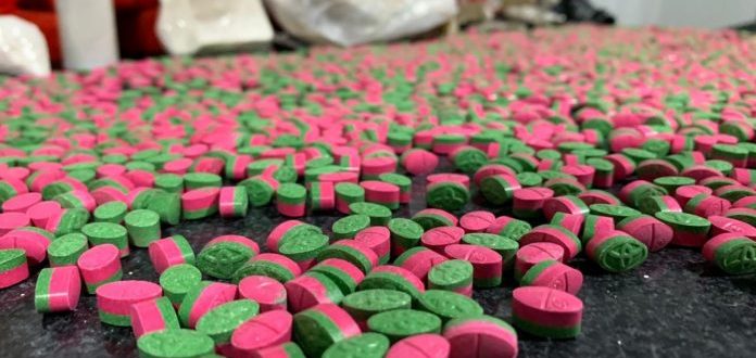 Polícia apreende R$ 125 mil em drogas que seriam vendidas em festas clandestinas na Páscoa