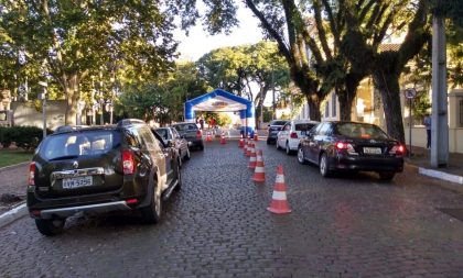 Drive thru vacina a partir dos 73 anos e em novo horário