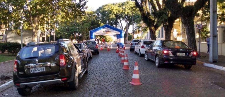 Drive thru vacina a partir dos 73 anos e em novo horário