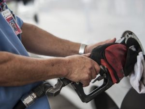 Governo prorroga imposto zero para gasolina até fevereiro