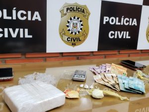 Polícia tira R$ 75 mil em drogas de circulação em Cachoeira