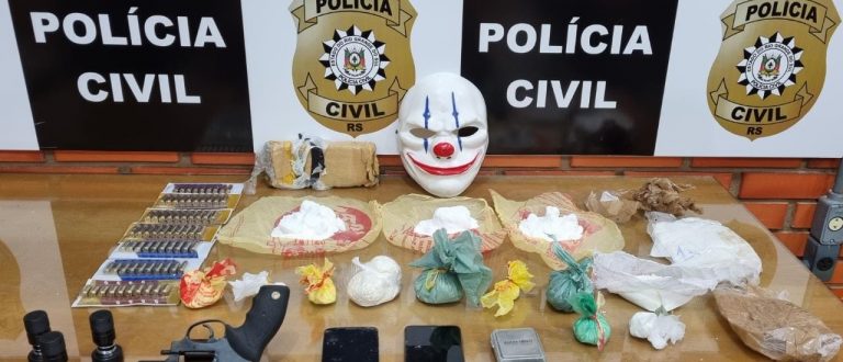 Polícia prende primos ao estourar base do tráfico na zona norte