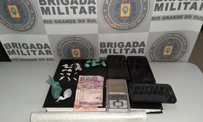 Brigada prende trio por tráfico, desobediência e resistência