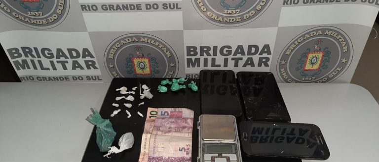 Brigada prende trio por tráfico, desobediência e resistência