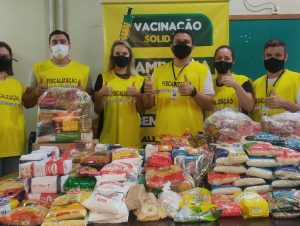 Vacinação Solidária arrecada 250 quilos de alimentos