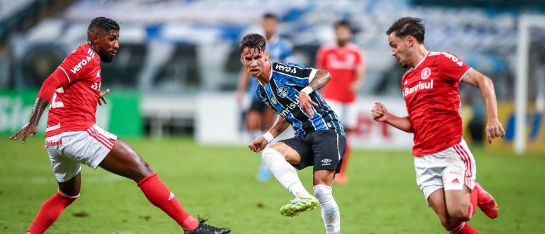 Grêmio vence clássico Gre-Nal 430 na Arena e assume a liderança do Gauchão