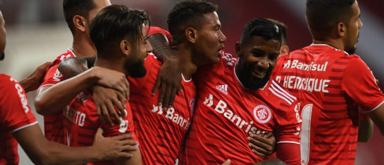 Inter fecha primeira fase estadual com goleada