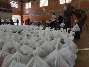 6.531 kits de alimentação chegam aos alunos da rede municipal