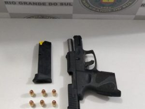 Homem dá tiros para cima no São Lourenço e pistola é apreendida na Ferreira