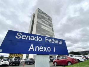 Senado aprova suspensão de pagamentos do Fies até o fim do ano