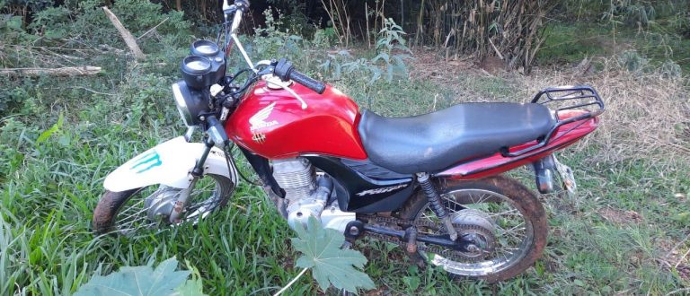 Polícia recupera moto furtada em Cachoeira
