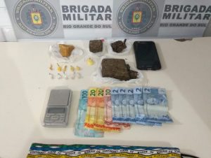 NOÊMIA: BM prende homem com maconha, crack e cocaína