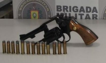 BM prende jovem por porte ilegal de arma de fogo no Oliveira