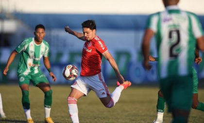 Juventude larga na frente na semi