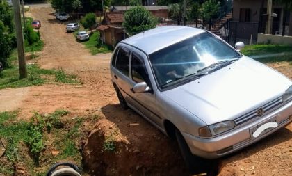 Moradores denunciam descaso no Bairro Santa Helena