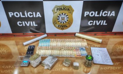 Polícia apreende meio quilo de maconha e R$ 2,3 mil no Centro