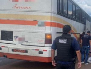 Como foi a operação que reteve ônibus de Cachoeira no Paraná