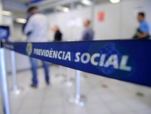 Aposentados e pensionistas do INSS devem voltar a fazer prova de vida